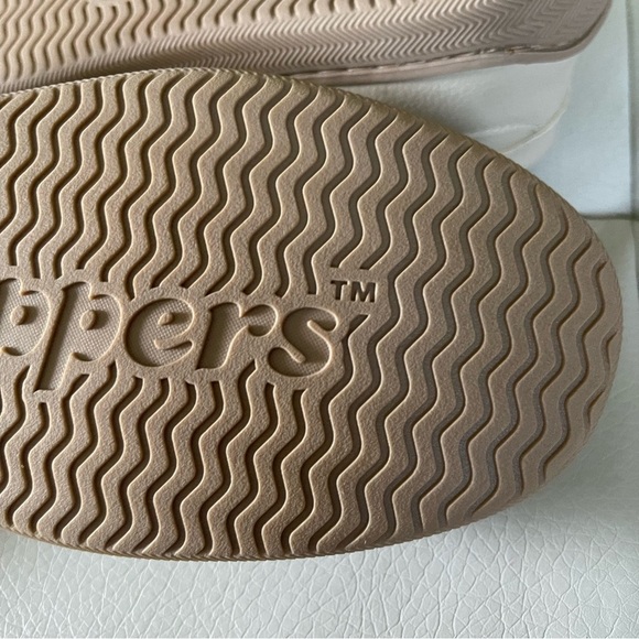 MY SLIPPERS Womens Moccasin Beige size 8 wide these are new - Picture 9 of 10